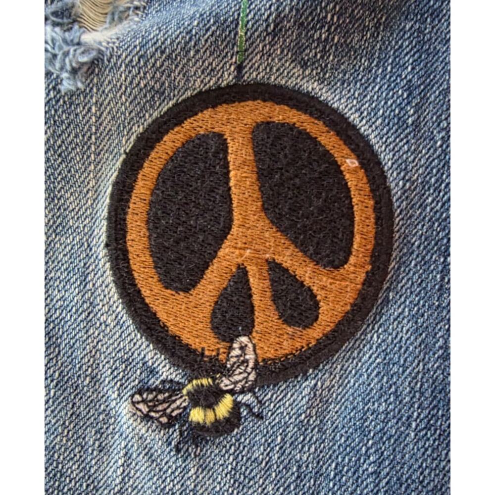 Forever 21 Men's Slim Fit Patch Jeans 32 Peace Embroidered Painted Streetwear - Picture 9 of 13